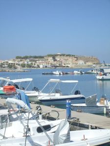 Blick vom Yachthafen auf Rethymnon